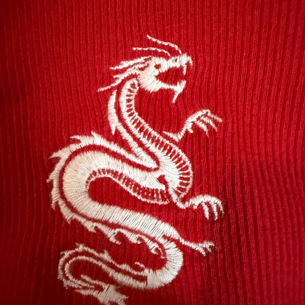 Hollister Red Long Sleeve Women's Crop Dragon Top Small - Picture 5 of 5